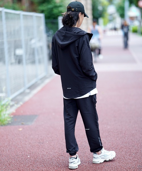 THE MILES(ザ マイルズ)の「GYMTEC 4WAYストレッチワークアウトZIPパーカー(Tシャツ/カットソー・メンズ・ブラック/ベージュ/ネイビー/グレー・MEDIUM/LARGE/X-LARGE)」の16枚目の写真