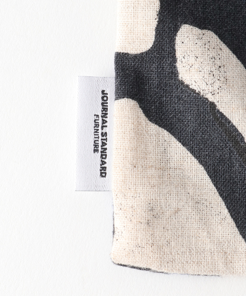 journal standard Furniture （ジャーナルスタンダードファニチャー）の「FLOWER PILLOW CASE 43x63　ピローケース（インテリア雑貨・レディース・ブルー系その他・FREE）」の5枚目の写真