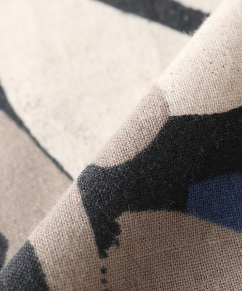 journal standard Furniture （ジャーナルスタンダードファニチャー）の「FLOWER PILLOW CASE 43x63　ピローケース（インテリア雑貨・レディース・ブルー系その他・FREE）」の7枚目の写真