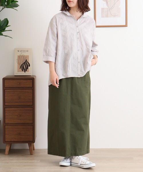Emago(イマゴ)の「EMAGO 透かし刺繍シャツ(シャツ/ブラウス・レディース・ラベンダー/グレー/グリーン・FREE)」の7枚目の写真