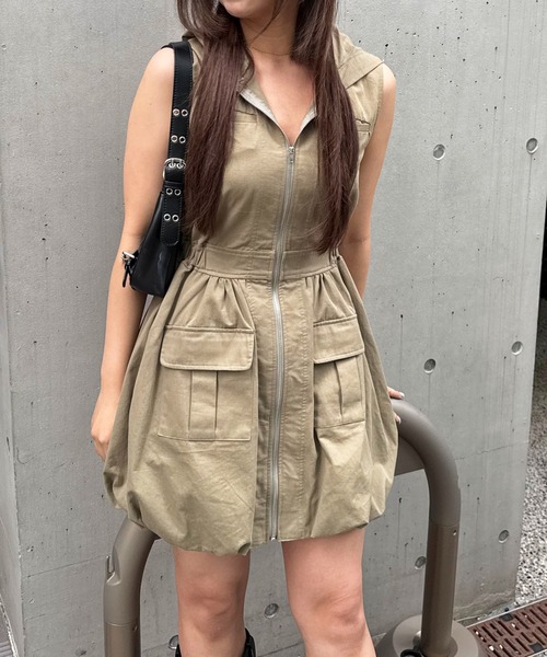 SPIRALGIRL(スパイラルガール)の「フード付きポケットバルーンワンピース(ワンピース・レディース・カーキ/ブラック/ベージュ・FREE)」の4枚目の写真