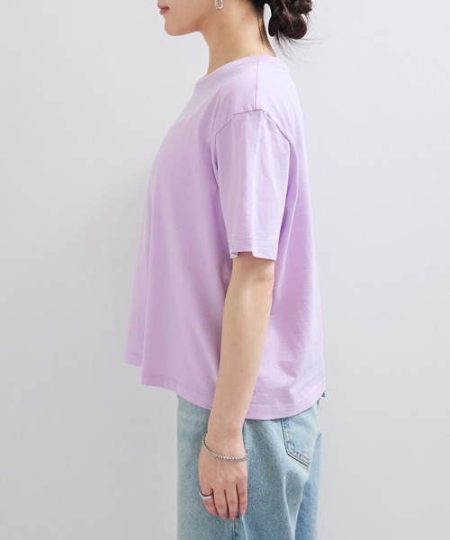 GUESS JEANS（ゲスジーンズ）の「【GUESS】BOXY EMBRO LOGO TEE（Tシャツ/カットソー・レディース・ブラック/パープル系その他5/ミント/ホワイト/イエロー系その他2・FREE）」の13枚目の写真