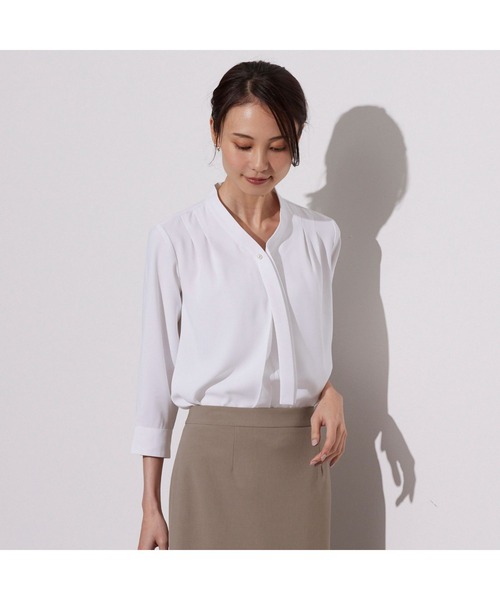 AOYAMA（アオヤマ）の「【UVカット】パールボタンボウタイブラウス7分袖/ホワイト/ライトベージュ/ブルー｜通勤＆オフィス＆入卒＆セレモニー＆オケージョン｜紫外線対策・ストレッチ・ボウタイ付き｜（シャツ/ブラウス・レディース・ライトベージュ/ブルー/ホワイト・M/S/LL/L）」の6枚目の写真