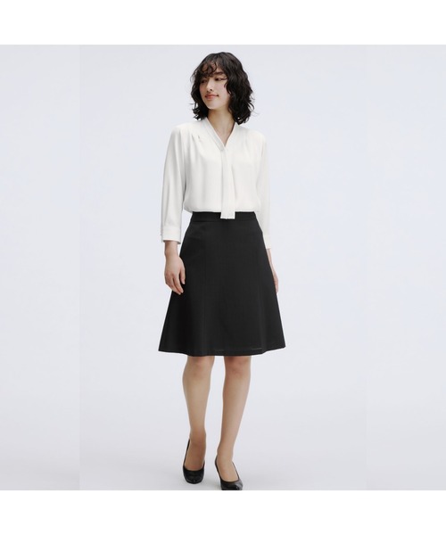 AOYAMA（アオヤマ）の「【UVカット】パールボタンボウタイブラウス7分袖/ホワイト/ライトベージュ/ブルー｜通勤＆オフィス＆入卒＆セレモニー＆オケージョン｜紫外線対策・ストレッチ・ボウタイ付き｜（シャツ/ブラウス・レディース・ライトベージュ/ブルー/ホワイト・M/S/LL/L）」の11枚目の写真