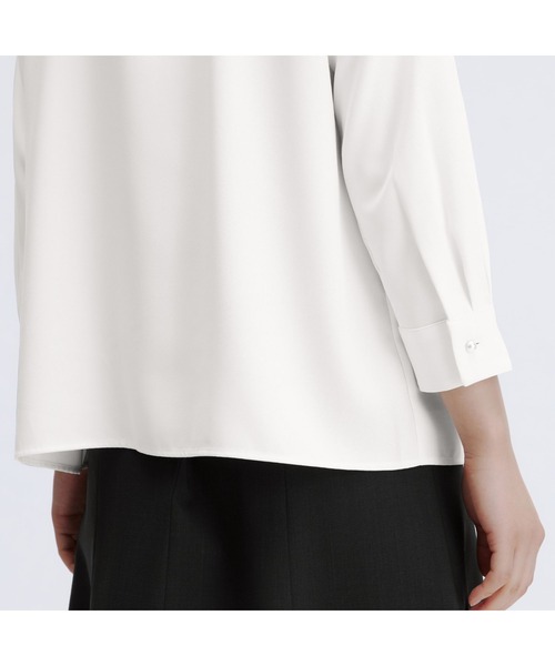 AOYAMA（アオヤマ）の「【UVカット】パールボタンボウタイブラウス7分袖/ホワイト/ライトベージュ/ブルー｜通勤＆オフィス＆入卒＆セレモニー＆オケージョン｜紫外線対策・ストレッチ・ボウタイ付き｜（シャツ/ブラウス・レディース・ライトベージュ/ブルー/ホワイト・M/S/LL/L）」の16枚目の写真