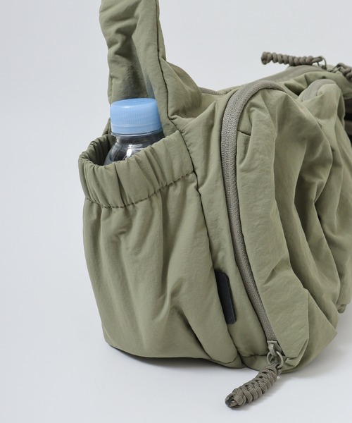 WILD THINGS（ワイルドシングス）の「WILD THINGS PUFF MINI SHOULDER BAG ナイロンボンディング ミニショルダーバッグ（ショルダーバッグ・メンズ・カーキ/ブラック/グレー・FREE）」の18枚目の写真