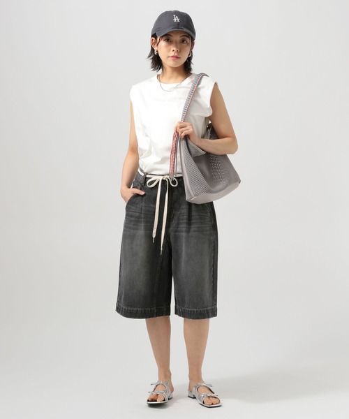 BAYFLOW（ベイフロー）の「[接触冷感/しなやかな肌触り]シルケットノースリーブT（Tシャツ/カットソー・レディース・ブラック/カーキ/オフホワイト/ネイビー・SMALL/MEDIUM）」の11枚目の写真