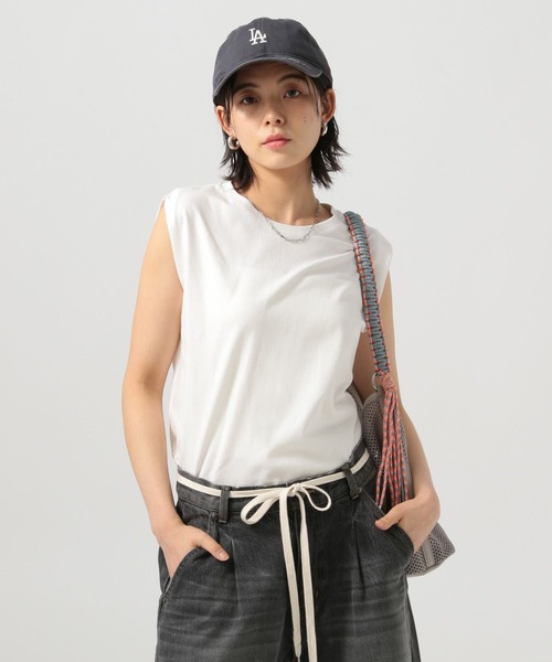 BAYFLOW（ベイフロー）の「[接触冷感/しなやかな肌触り]シルケットノースリーブT（Tシャツ/カットソー・レディース・ブラック/カーキ/オフホワイト/ネイビー・SMALL/MEDIUM）」の12枚目の写真