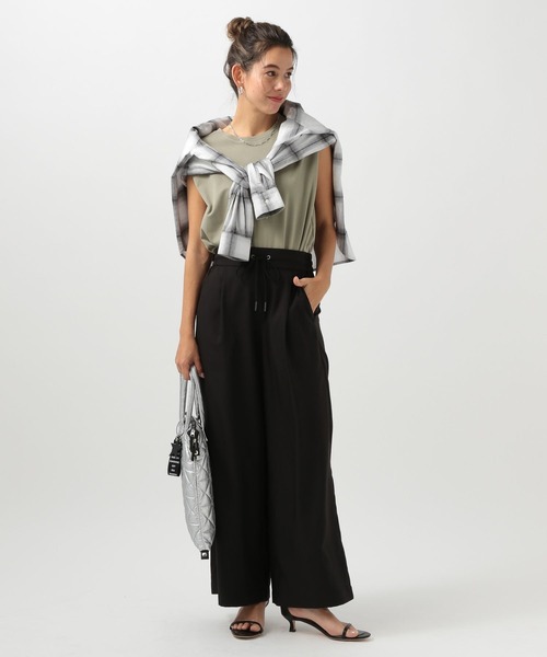 BAYFLOW（ベイフロー）の「[接触冷感/しなやかな肌触り]シルケットノースリーブT（Tシャツ/カットソー・レディース・ブラック/カーキ/オフホワイト/ネイビー・SMALL/MEDIUM）」の21枚目の写真