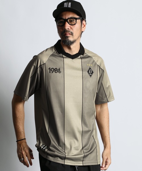 The DUFFER of ST.GEORGE(ザダファーオブセントジョージ)の「〔BLACK LABEL〕VINTAGE GAME SHIRT:ヴィンテージルック ゲームシャツ(Tシャツ/カットソー・メンズ・グレイッシュベージュ/ブラック・MEDIUM/LARGE/X-LARGE)」の5枚目の写真