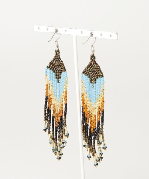 TIME WILL TELL WORKS（タイムウィルテルワークス）の「TIME WILL TELL WORKS - TRIBAL FEATHER EARRING（ピアス（両耳用）・レディース・ブルー系1/ブルー系2・ONE SIZE）」の3枚目の写真