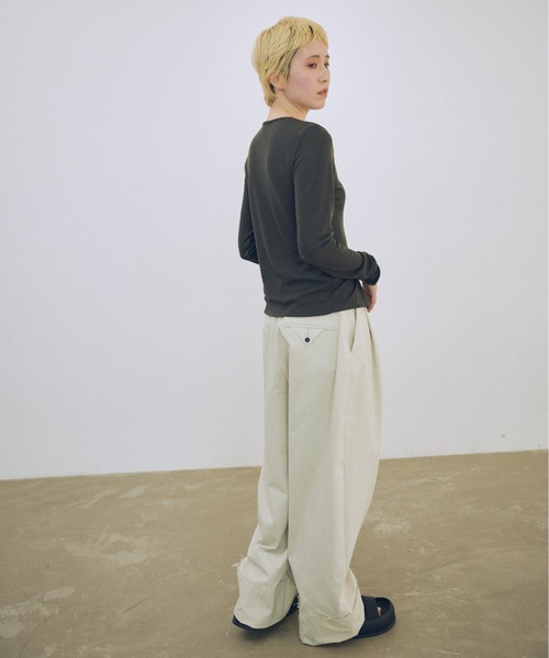 lit（リット）の「Half Up Tuck Pants（スラックス・レディース・ブラック/キナリ・38/36）」の18枚目の写真