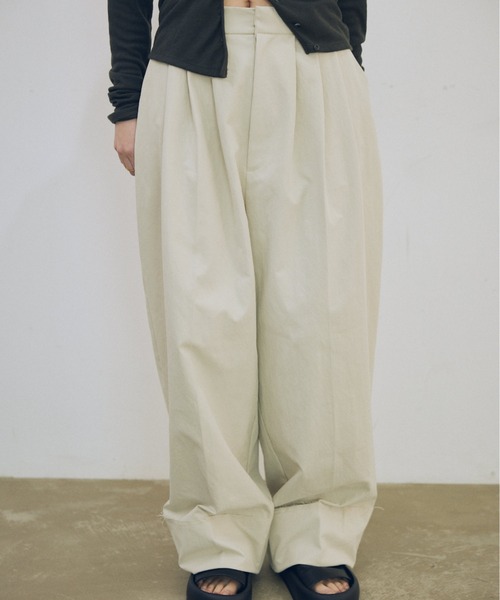 lit（リット）の「Half Up Tuck Pants（スラックス・レディース・ブラック/キナリ・38/36）」の20枚目の写真