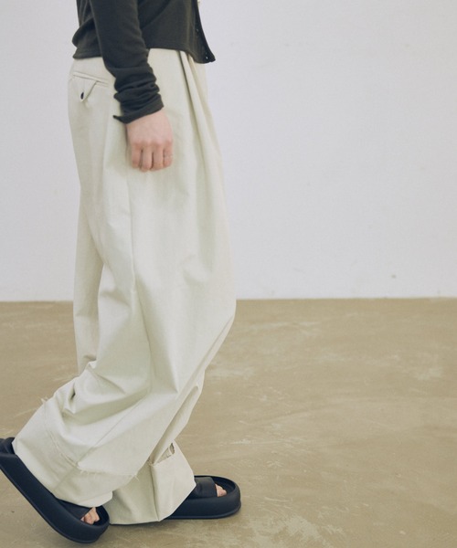 lit（リット）の「Half Up Tuck Pants（スラックス・レディース・ブラック/キナリ・38/36）」の19枚目の写真