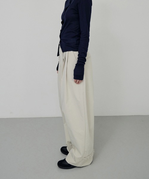 lit（リット）の「Half Up Tuck Pants（スラックス・レディース・ブラック/キナリ・38/36）」の7枚目の写真