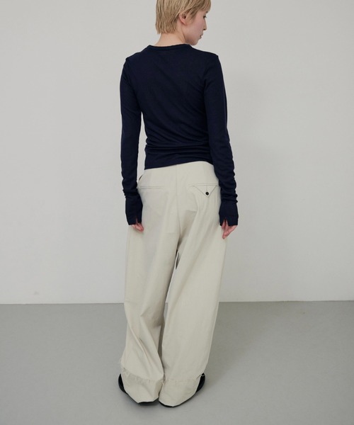 lit（リット）の「Half Up Tuck Pants（スラックス・レディース・ブラック/キナリ・38/36）」の4枚目の写真