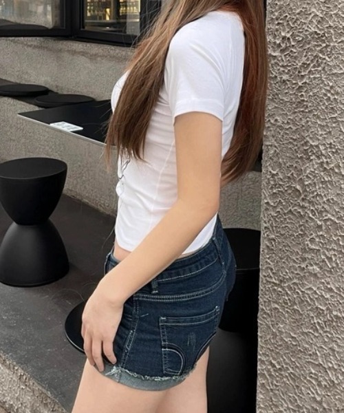 lilful（リルフル）の「フロントヴィンテージロゴプリント ラグランTシャツ（Tシャツ/カットソー・レディース・ブラック/ホワイト・M/S）」の8枚目の写真