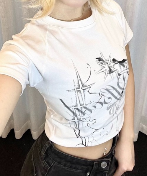 lilful（リルフル）の「フロントヴィンテージロゴプリント ラグランTシャツ（Tシャツ/カットソー・レディース・ブラック/ホワイト・M/S）」の6枚目の写真