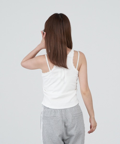 RAY CASSIN(レイカズン)の「【マルチウェイ】レースロゴパット付レイヤードキャミソール(キャミソール・レディース・グリーン系その他2/ネイビー/ホワイト系その他2/チャコールグレー/レッド系その他2・FREE)」の13枚目の写真