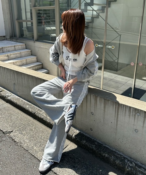 RAY CASSIN(レイカズン)の「【マルチウェイ】レースロゴパット付レイヤードキャミソール(キャミソール・レディース・グリーン系その他2/ネイビー/ホワイト系その他2/チャコールグレー/レッド系その他2・FREE)」の8枚目の写真