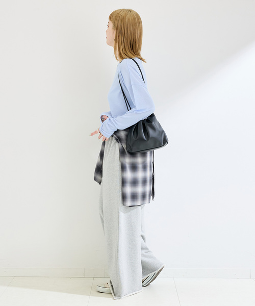B.C STOCK(ベーセーストック)の「《追加》ウォッシャブル / スラブシアーロンTEE(Tシャツ/カットソー・レディース・ブラック/ブルー/イエロー/ホワイト・FREE)」の7枚目の写真