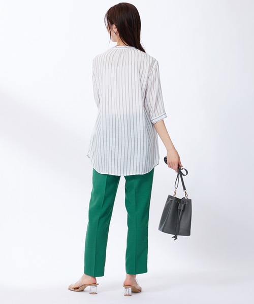 BELLUNA PLUS(ベルーナ)の「スラブ素材スキッパーシャツチュニック(チュニック・レディース・エメラルド/ネイビー×ホワイト/ホワイト×ネイビー/ラベンダー・LARGE/X-LARGE/MEDIUM)」の18枚目の写真