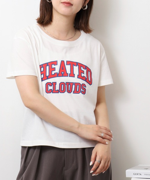 atONE(アットワン)の「オーバーサイズシルエットショート丈ロゴプリントTシャツ(Tシャツ/カットソー・レディース・ベージュ系その他3/ブラウン系その他3/ブラック系その他2/ブラック系その他/パープル系2/ブルー系1/ネイビー系5/カーキ系6/ベージュ系5/ブラック系6/ブラック系4/ホワイト系6/ホワイト系2/グリーン系その他4/ホワイト系1/ホワイト系5/ホワイト系4/ブラック系3・L/M)」の5枚目の写真