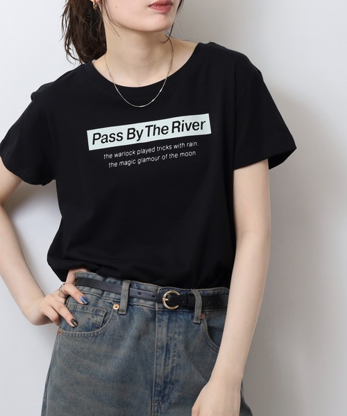 atONE(アットワン)の「オーバーサイズシルエットショート丈ロゴプリントTシャツ(Tシャツ/カットソー・レディース・ベージュ系その他3/ブラウン系その他3/ブラック系その他2/ブラック系その他/パープル系2/ブルー系1/ネイビー系5/カーキ系6/ベージュ系5/ブラック系6/ブラック系4/ホワイト系6/ホワイト系2/グリーン系その他4/ホワイト系1/ホワイト系5/ホワイト系4/ブラック系3・L/M)」の10枚目の写真