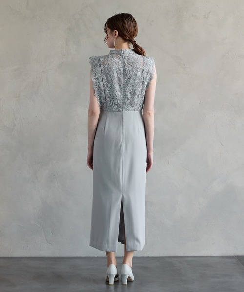 AIMER(エメ)の「メッシュフラワーレース×マットサテンフリルスリーブタイトパーティードレス 結婚式 お呼ばれ ドレス 20代 30代 40代(ドレス・レディース・ネイビー/ベージュ/グレイッシュブルー・MEDIUM)」の17枚目の写真