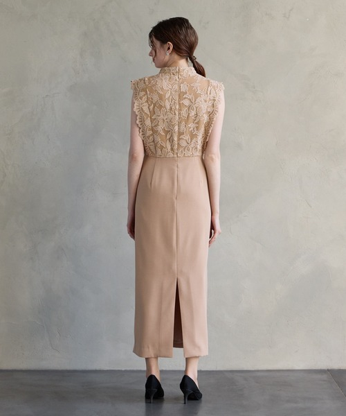 AIMER(エメ)の「メッシュフラワーレース×マットサテンフリルスリーブタイトパーティードレス 結婚式 お呼ばれ ドレス 20代 30代 40代(ドレス・レディース・ネイビー/ベージュ/グレイッシュブルー・MEDIUM)」の9枚目の写真