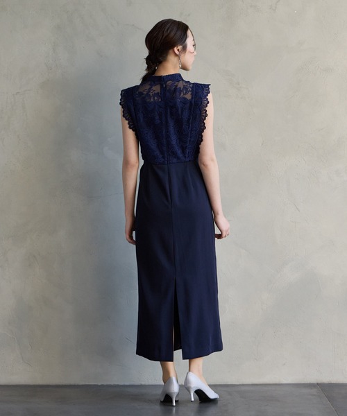 AIMER(エメ)の「メッシュフラワーレース×マットサテンフリルスリーブタイトパーティードレス 結婚式 お呼ばれ ドレス 20代 30代 40代(ドレス・レディース・ネイビー/ベージュ/グレイッシュブルー・MEDIUM)」の13枚目の写真
