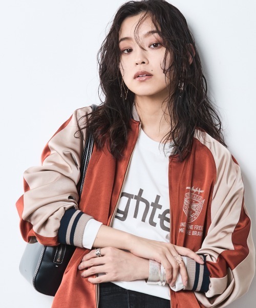 CHIC STYLE(シックスタイル)の「リバーシブルスカジャン<大きいサイズ有>シックスタイル(スカジャン・レディース・オレンジ系/グリーン系・3L/LL/L/M/5L/4L)」の1枚目の写真