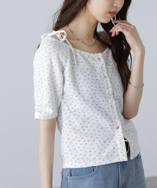 FREE'S MART（フリーズマート）の「（ＭＦＭ）リボンショルダー小花半袖カーディガン（Tシャツ/カットソー・レディース・ホワイト/ネイビー・FREE）」の5枚目の写真