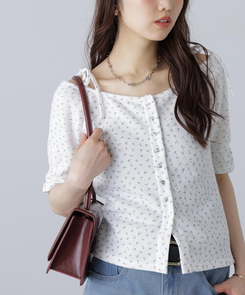 FREE'S MART（フリーズマート）の「（ＭＦＭ）リボンショルダー小花半袖カーディガン（Tシャツ/カットソー・レディース・ホワイト/ネイビー・FREE）」の6枚目の写真