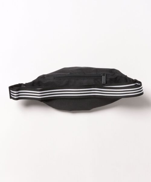 adidas（アディダス）の「adidas アディダス U AC WAISTBAG バッグ JX0223 BLACK/WHITE（ボディバッグ/ウエストポーチ・メンズ・ブラック・FREE）」の2枚目の写真