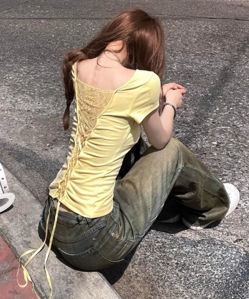 ENLIKE(エンリケ)の「バックレースアップデザイントップ(Tシャツ/カットソー・レディース・イエロー/ピンク/ブラック・FREE)」の3枚目の写真