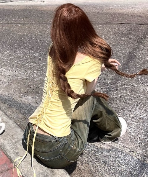 ENLIKE(エンリケ)の「バックレースアップデザイントップ(Tシャツ/カットソー・レディース・イエロー/ピンク/ブラック・FREE)」の12枚目の写真