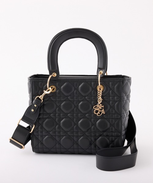 チャーム付きキルティングミニトートバッグ（ショルダーバッグ）｜one