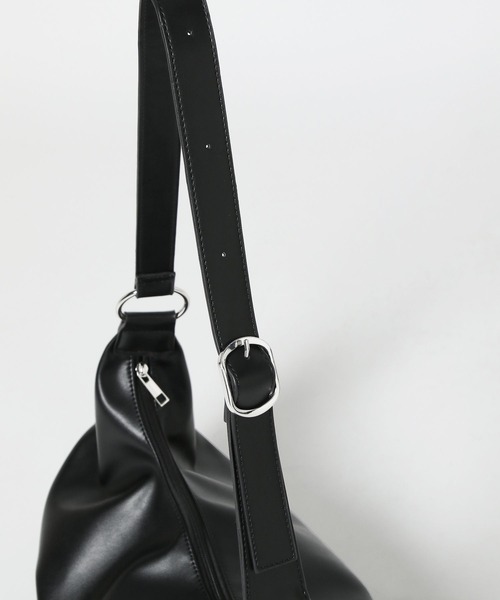 RAGEBLUE（レイジブルー）の「シンセティックレザーコンビ/タックラウンドショルダーバッグ（ショルダーバッグ・メンズ・ブラック/その他19・FREE）」の9枚目の写真