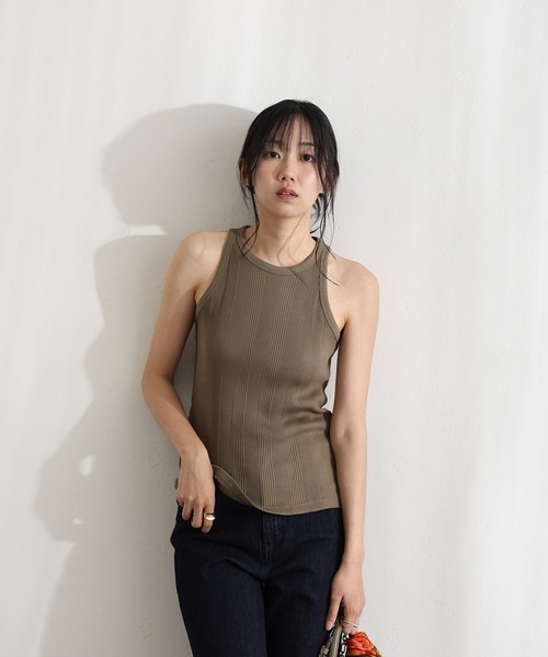 ElegChic(エレグシック)の「ランダムリブ アメリカンスリーブタンクトップ(キャミソール・レディース・ブラック/カーキ/グレー/ホワイト・L/M/XL)」の17枚目の写真