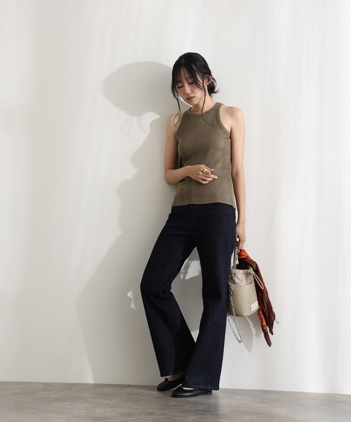 ElegChic(エレグシック)の「ランダムリブ アメリカンスリーブタンクトップ(キャミソール・レディース・ブラック/カーキ/グレー/ホワイト・L/M/XL)」の18枚目の写真