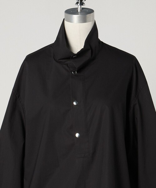 LOEFF（ロエフ）の「＜LOEFF＞タイプライター スナップ シャツ UNISEX（シャツ/ブラウス・レディース・ブラック/ホワイト/ダークグレー・2/0/1）」の4枚目の写真