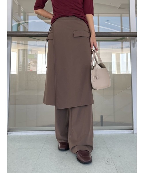 Mila Owen(ミラオーウェン)の「巻きスカートレイヤウエストゴムシガレットパンツ(その他パンツ・レディース・モカ/ブラック/グレー・0/1)」の3枚目の写真