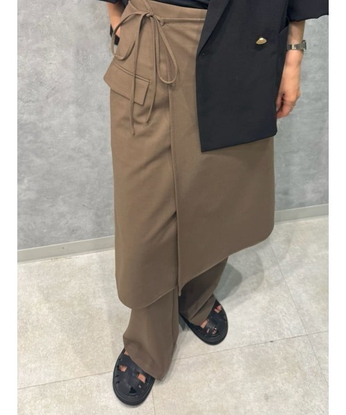 Mila Owen(ミラオーウェン)の「巻きスカートレイヤウエストゴムシガレットパンツ(その他パンツ・レディース・モカ/ブラック/グレー・0/1)」の17枚目の写真