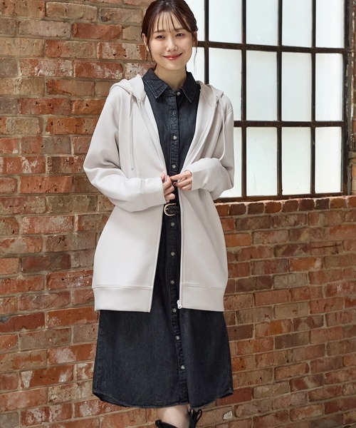 Honeys（ハニーズ）の「きれいめロングジップ（パーカー・レディース・モカ/ブルーグリーン/ブラック/グレイッシュベージュ・M/LL/L）」の11枚目の写真