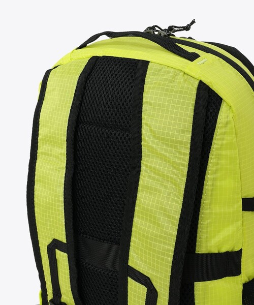 Columbia(コロンビア)の「Columbia/ タイガーブルック18Lパッカブルバックパック /コロンビア(バックパック/リュック・レディース・ブラック/パープル・ONE SIZE)」の11枚目の写真