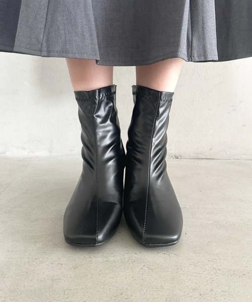MYMOOD.（マイムード）の「バッグファスナーヒールブーツ（ブーツ・レディース・ベージュ/アイボリー/ブラック・23.5cm/24.5cm）」の10枚目の写真