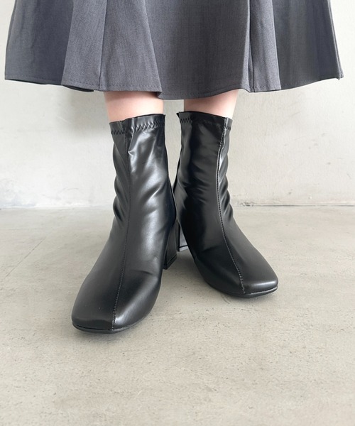 MYMOOD.（マイムード）の「バッグファスナーヒールブーツ（ブーツ・レディース・ベージュ/アイボリー/ブラック・23.5cm/24.5cm）」の11枚目の写真