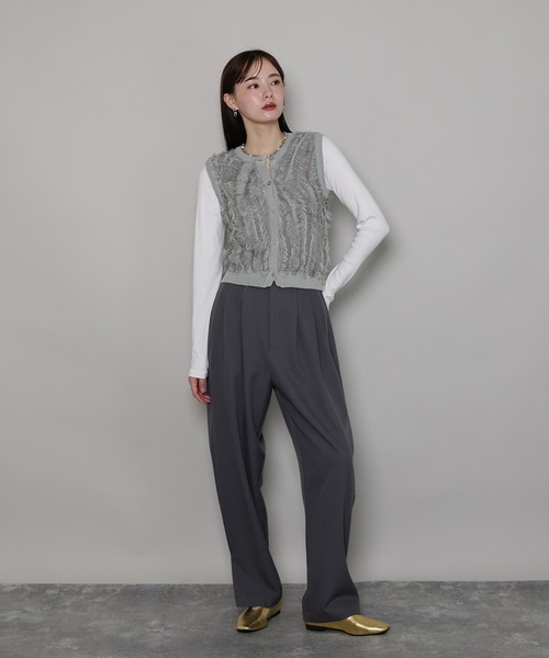 J by blue(ジェイバイブルー)の「ミックスフリンジニットベスト(ベスト・レディース・ベージュ/グレー・MEDIUM)」の17枚目の写真
