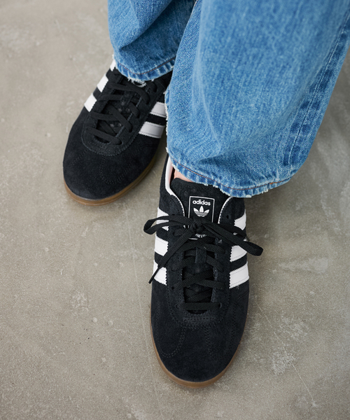 FRAMeWORK（フレームワーク）の「adidas / アディダス GAZELLE LO PRO W（スニーカー・レディース・ベージュ/ブラック・25cm/24cm/23cm）」の2枚目の写真